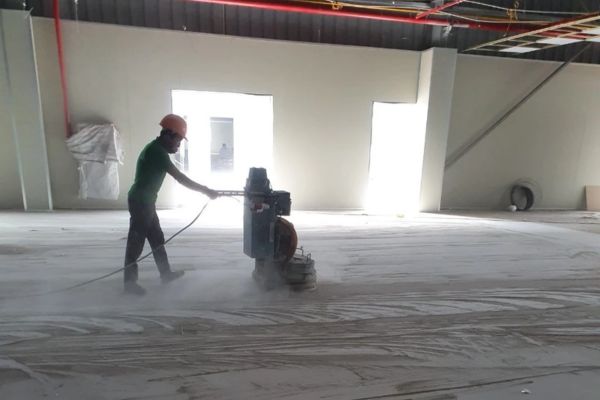 Bụi mịn bê tông phát sinh trong quá trình mài